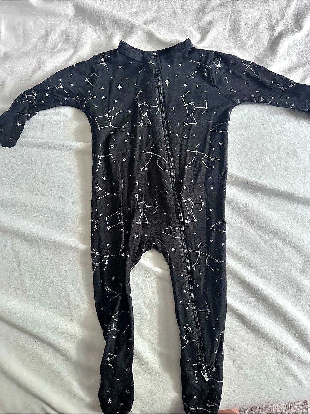 Kyte Baby Zippered Footie in Midnight Constellation Zippered Midnight